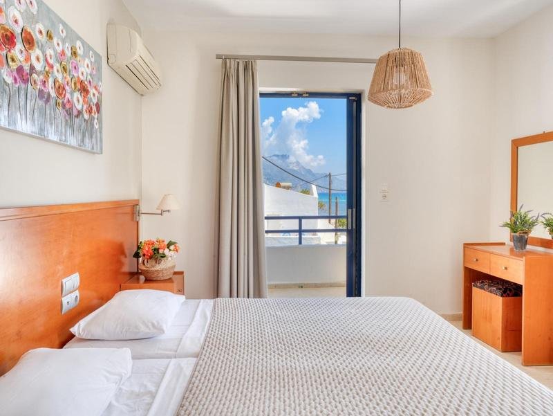 Studio with Sea View (For 2 Adults) — photo 3